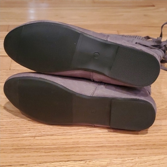 JustFab Gray Gabby Sweater Cuff Lace Up Boots Faux Suede Boots Women's Size 9 - Picture 4 of 7